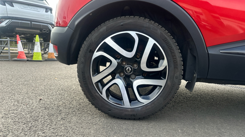 Renault Captur 1.2 TCE Dynamique S Nav 5dr Petrol Hatchback